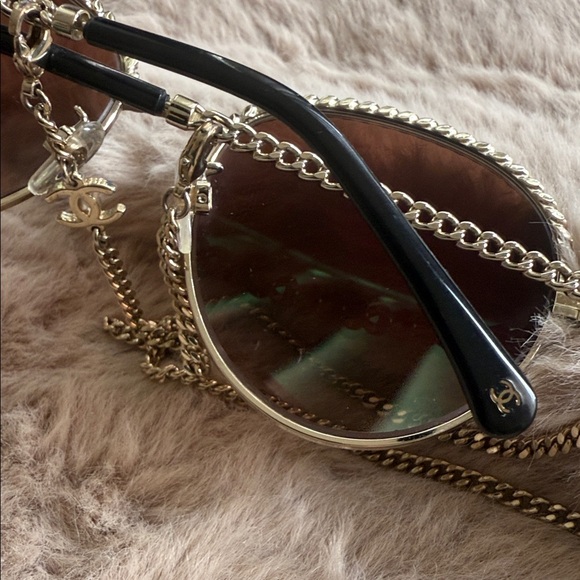 CHANEL Pantos Light Gold/Brown Sunglasses with Chain - Picture 17 of 17